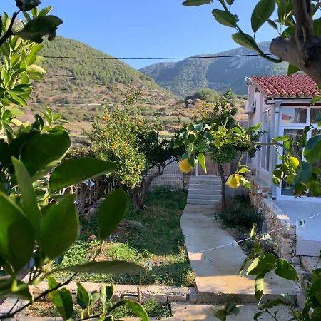 Semesterbostad Lemon Garden House Komiža