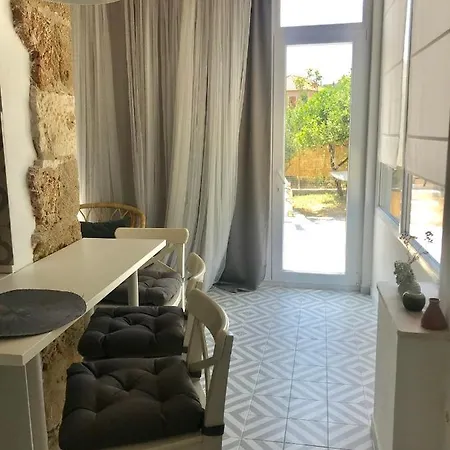 Semesterbostad Lemon Garden House